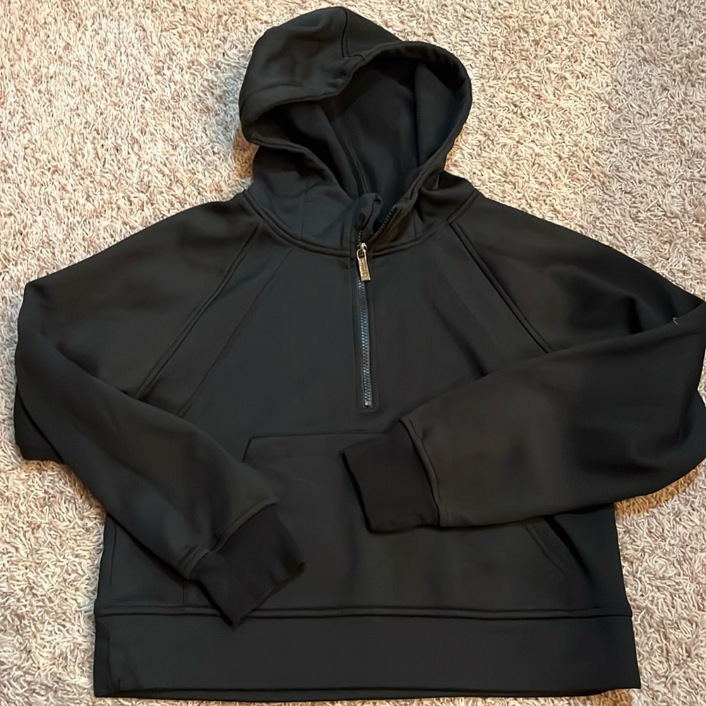 Cropped hoodie